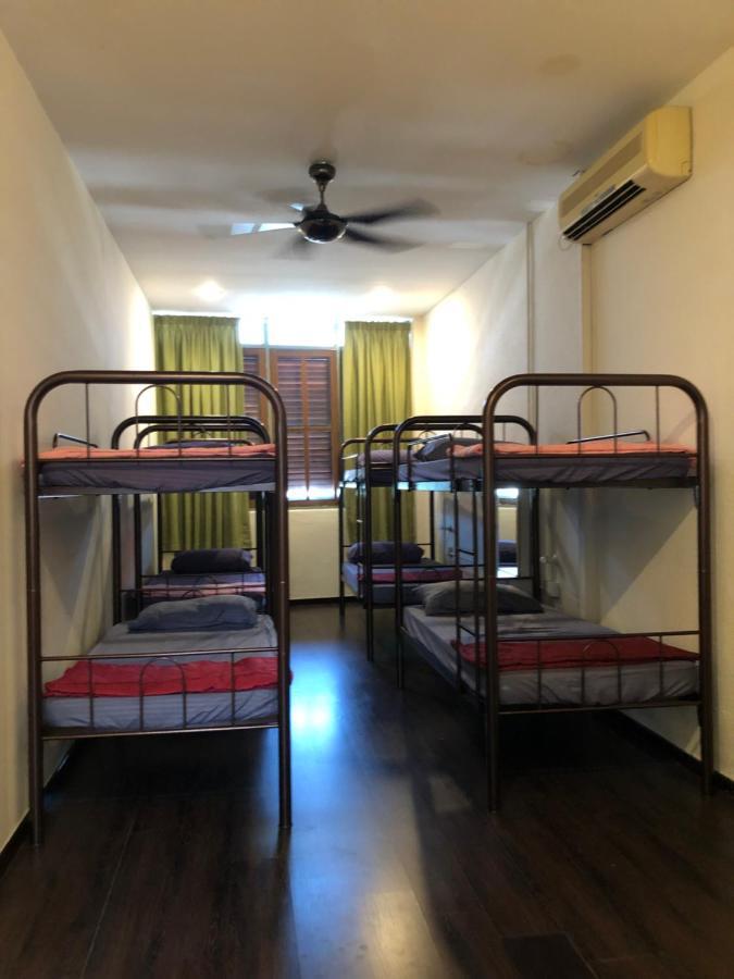 Apple Backpackers Hotel George Town Room photo